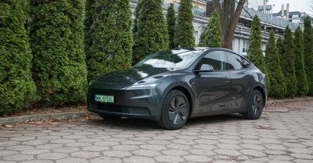 Tesla zanurkowała na najdojrzalszym rynku. Z pierwszego na 11. miejsce