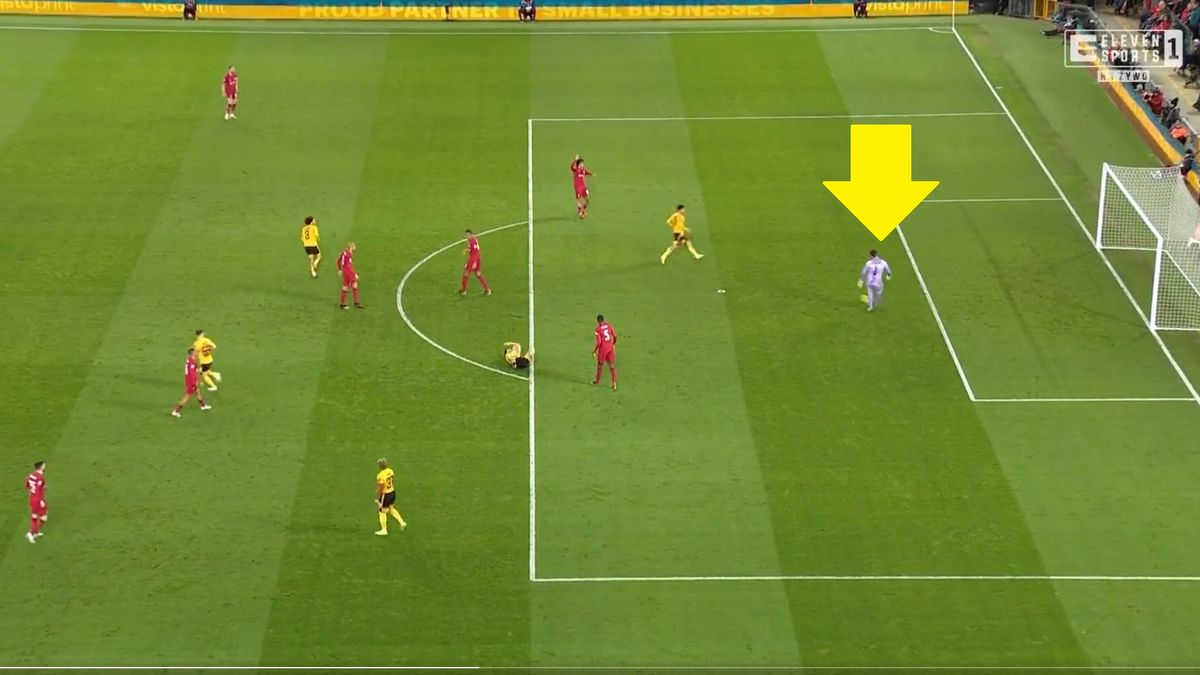 Twitter / Eleven Sports / Na zdjęciu: Błąd Alissona w Pucharze Anglii