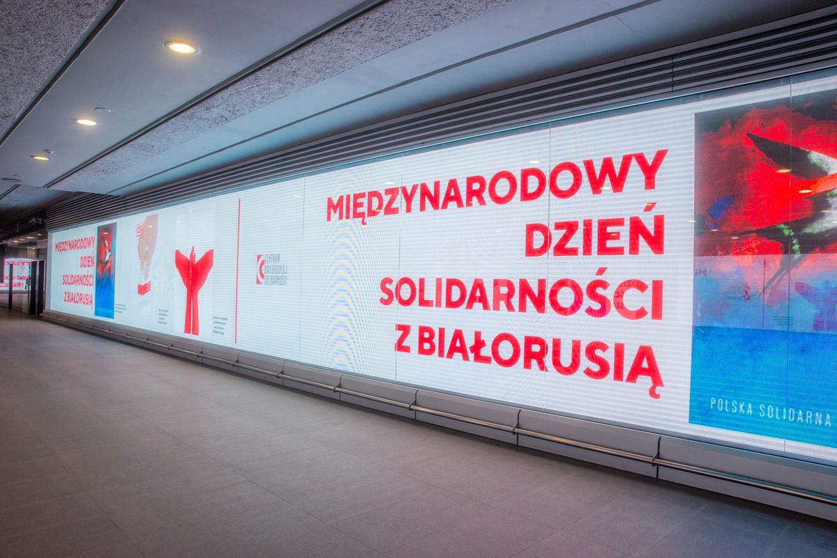 Warszawa. Metro - solidarność z Białorusią