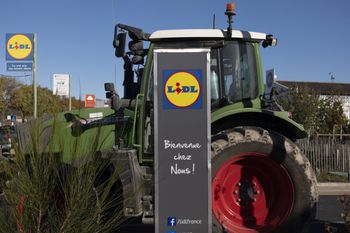Niemieccy rolnicy mają dość. Protestują pod Lidlami