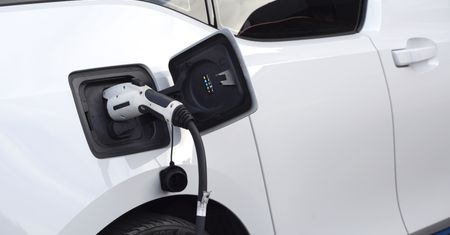 Dopłaty do elektryków 2020. Ruszył nabór wniosków. Kto dostanie dofinansowanie?