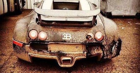 Niesamowite znalezisko - porzucony Bugatti Veyron w Rosji
