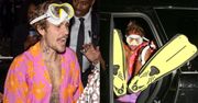 Roześmiany Justin Bieber WALCZY ze strojem płetwonurka na imprezie halloweenowej. Udane przebranie? (ZDJĘCIA)