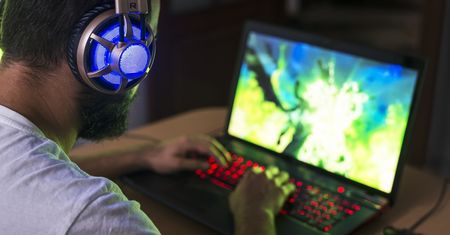 Jaka matryca w laptopie do gier? Porównanie modeli
