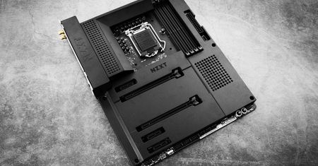 NZXT N7 Z490 - płyta główna, która nie szczuje obnażonym chipsetem