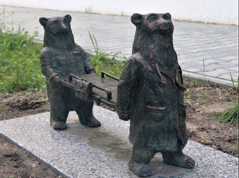 Mieszkańcy Chełma na Lubelszczyźnie pozazdrościli wrocławianom krasnali. Mają swoje niedźwiadki