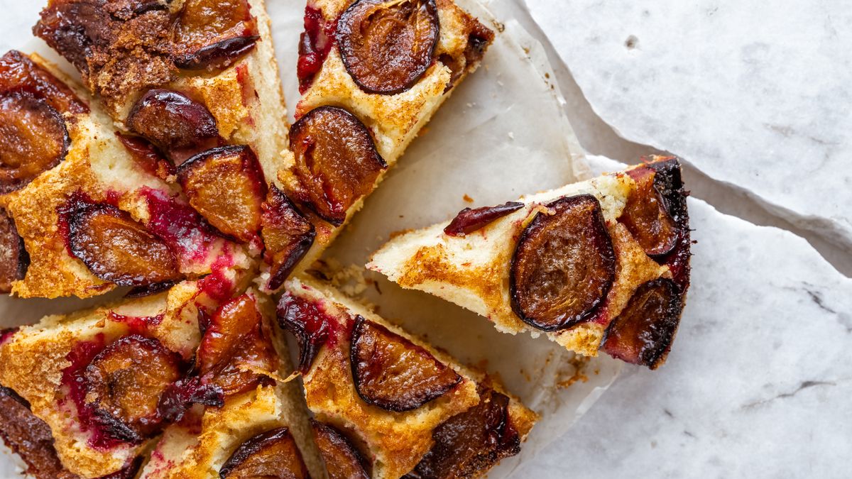 Odwrócone ciasto ze śliwkami