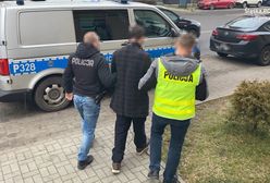 Kobieta leżała na podłodze. Strzelili w okna