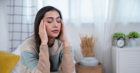Neurolog alarmuje. Coraz więcej młodych Polaków ma taki problem