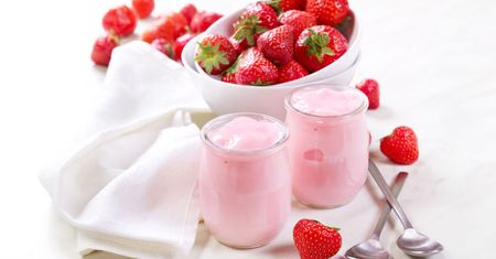 Jogurt grecki truskawkowy Marki Dannon Oikos