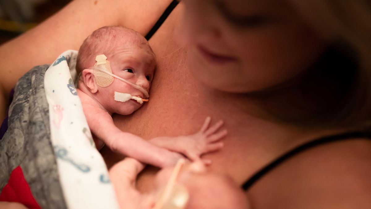 Kangurowanie wzmacnia odporność wcześniaków.