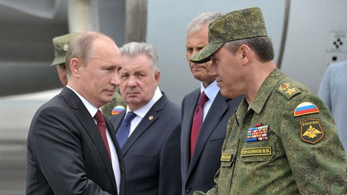 Putin jeszcze nie zdecydował, czy da Gierasimowi szansę na poprawę. Tak twierdzi ukraiński wywiad