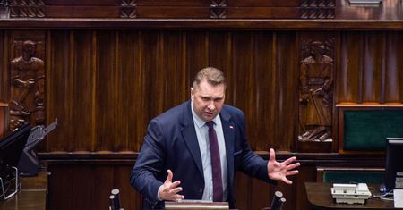"Wielki protest" w Warszawie. Czarnek mówi, ile osób weźmie w nim udział