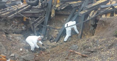 Przewodów, lubelskie. Żałoba po tragicznej śmierci mieszkańców. Na miejscu policyjny śmigłowiec i drony