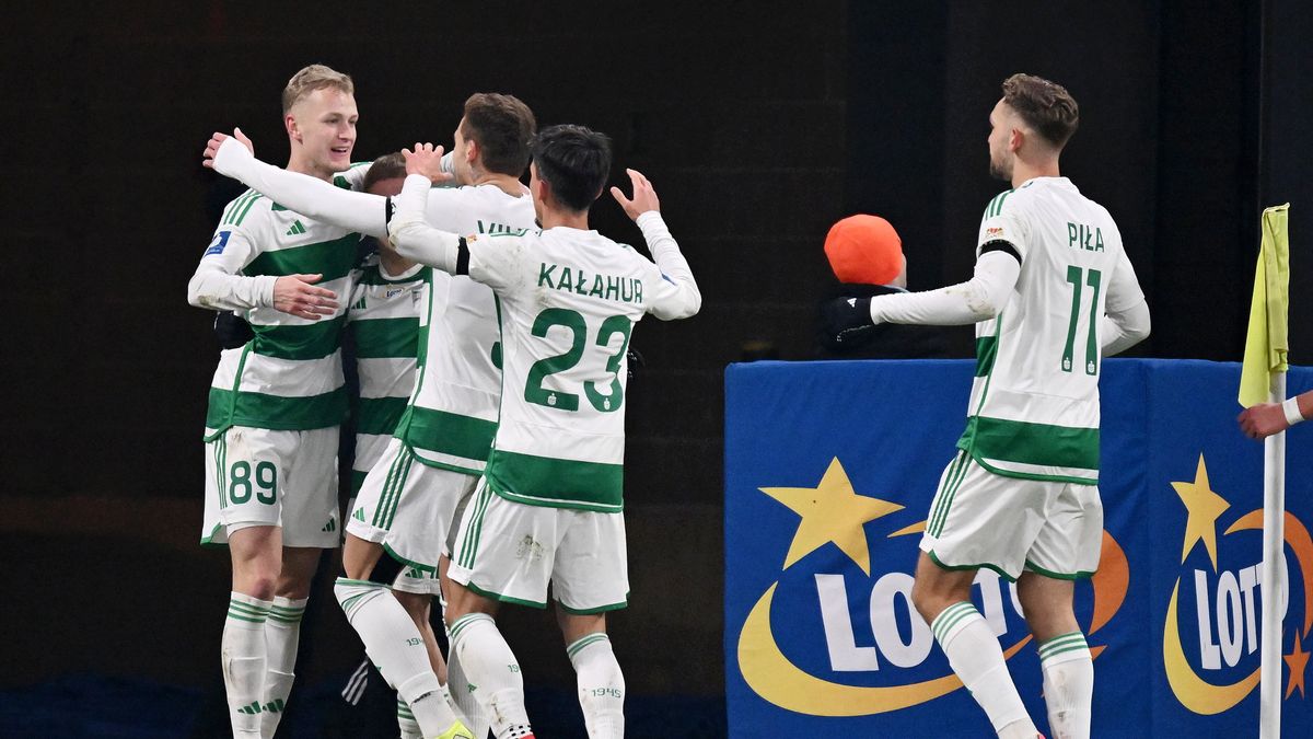 PAP / Marcin Gadomski / Na zdjęciu: Lechia Gdańsk pokonała Lecha Poznań 1:0