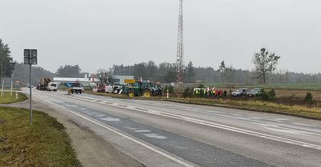 Utrudnienia na DK11 i DK22. Trwa protest rolników