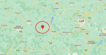 Skakał na trampolinie. 2-latek w ciężkim stanie