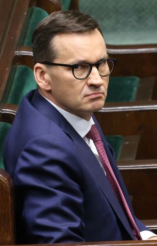 Wrzutka do ustawy. Pokazujemy, jak PiS zalegalizował wydanie 200 mln zł na supertajną operację medyczną