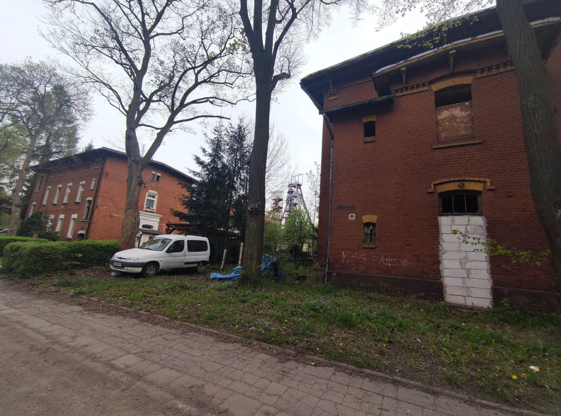 Nocny pożar przy dworcu Wałbrzych Fabryczny