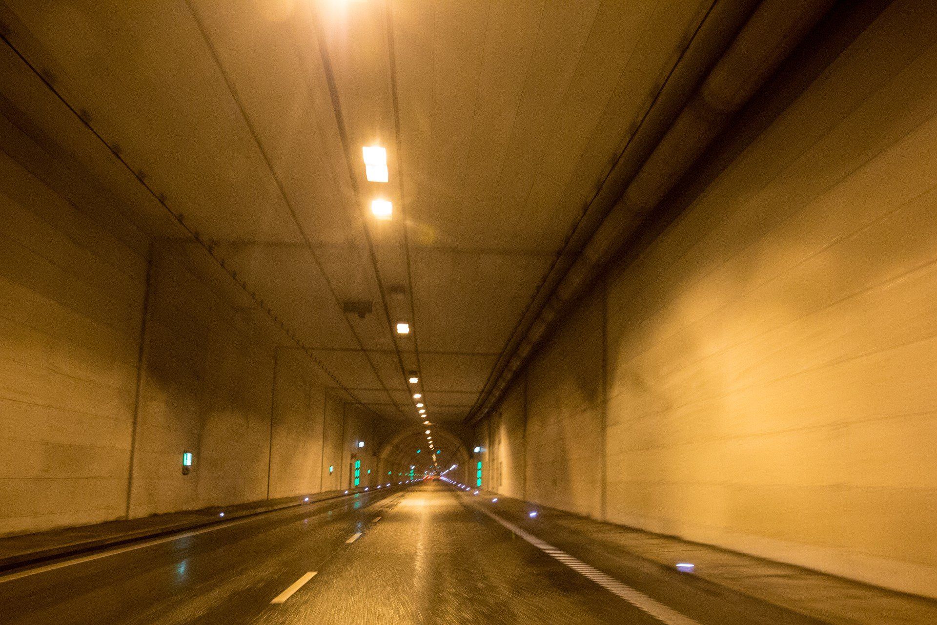 Zamknięty tunel pod Martwą Wisłą