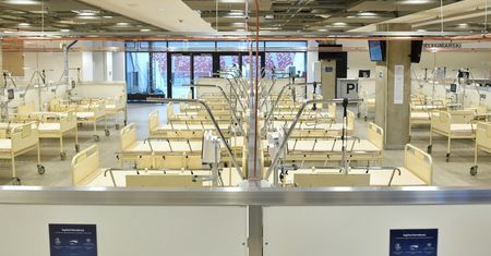 Wrocław. Kobiety znów rodzą samotnie. Koronawirus niszczy rodzinne plany