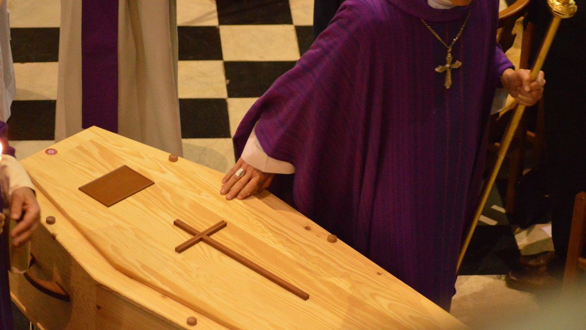 W Krakowie brakuje grabarzy