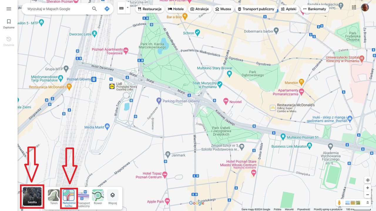 Jak włączyć natężenie ruchu w Mapach Google w przeglądarce?