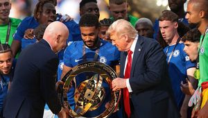 Trump zabrał trofeum Chelsea. Zostawi je w gabinecie