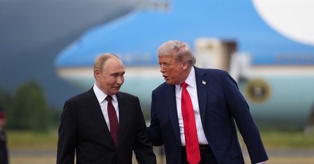 "Sygnał samoobrony". Eksperci oceniają zachowanie Trumpa