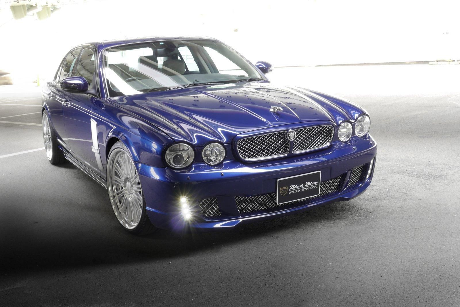 Jaguar XJ Black Bison Edition Wald