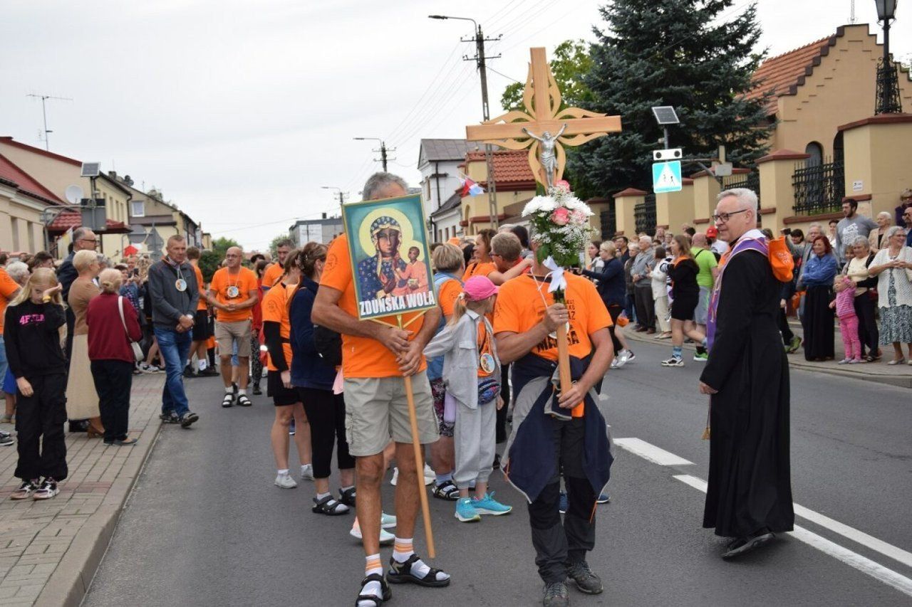 Zapisy na XXXV Jubileuszową Pieszą Pielgrzymkę Zduńskowolską na Jasną Górę