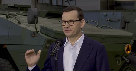 “Jak trwoga to do Boga”. Premier Mateusz Morawiecki zwraca się do Komisji Europejskiej o podjęcie działań wobec kryzysu zbożowego, z którym zmagają się polscy rolnicy