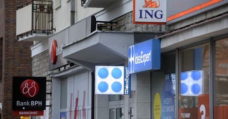 Banki zarabiają coraz mniej. Zyski stopniały do niecałych 7 mld zł