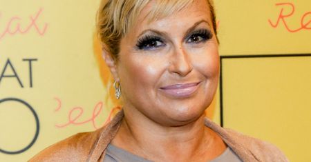 Katarzyna Skrzynecka spędziła noc na lotnisku, hotel był za drogi. "Wolę opłacić dziecku obóz"