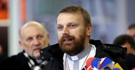Uprowadzony misjonarz wrócił do kraju