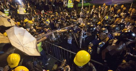 Demonstracje w Hongkongu. Starcia z policją