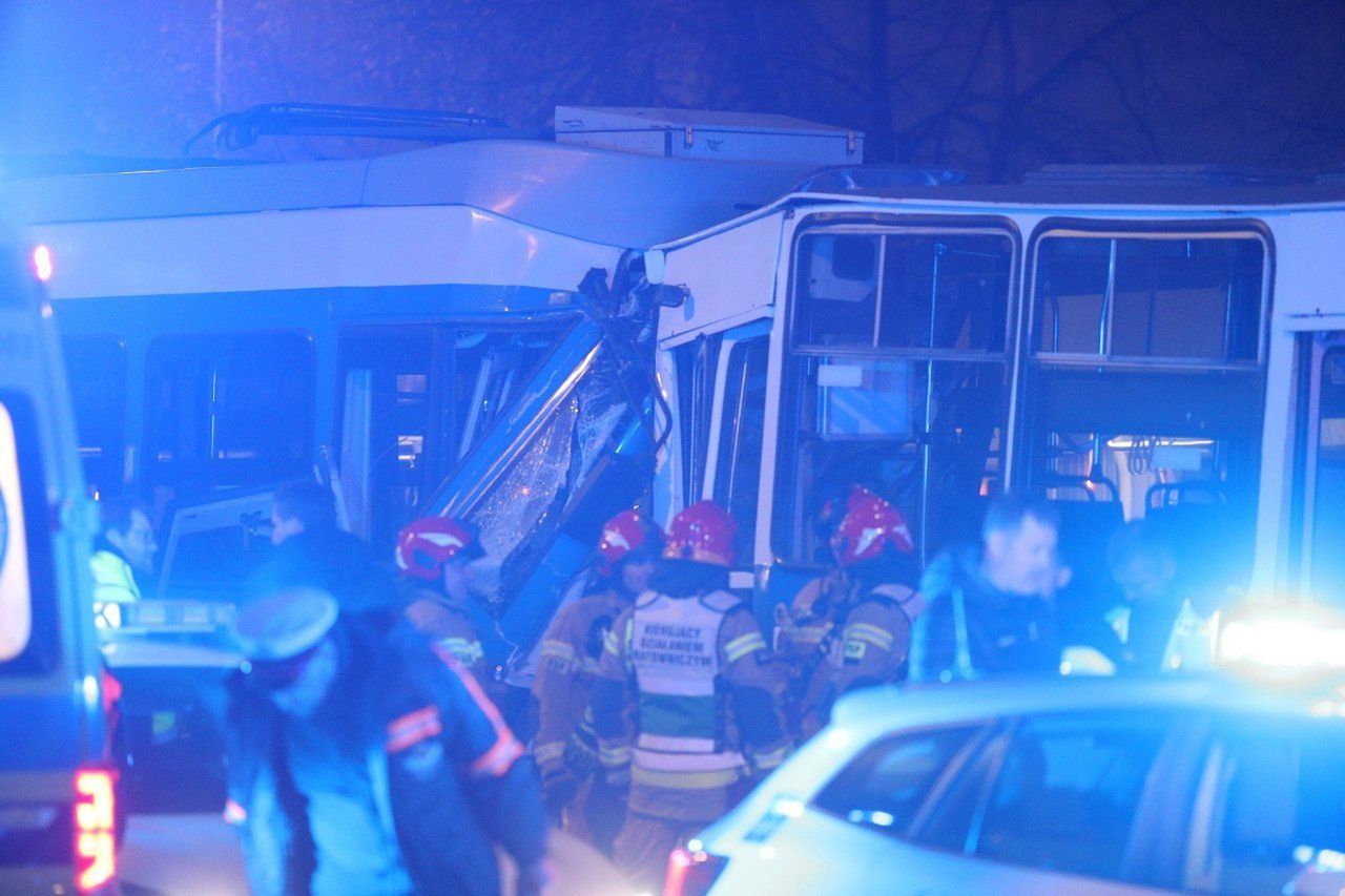 Do wypadku doszło w środę około godz. 18.00 przy rondzie Kocmyrzowskim w Nowej Hucie