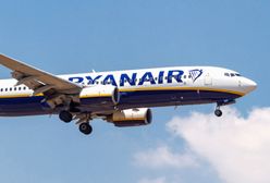 "Zaszczep się i leć". Nowa kontrowersyjna reklama linii Ryanair