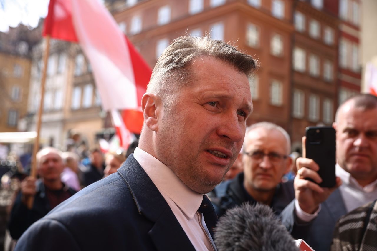 "Barbarzyństwo". Czarnek ruga Brauna i lekarzy, broni kobiety