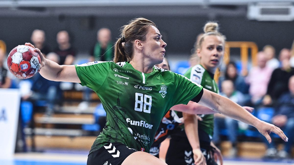 Materiały prasowe / PGNiG Superliga Kobiet / Na zdjęciu: Romana Roszak w akcji