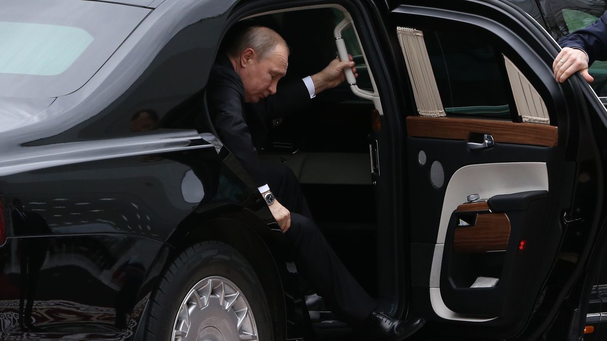 Drzwi limuzyny Putina nie są tak potężne jak amerykańskiej "Bestii"
