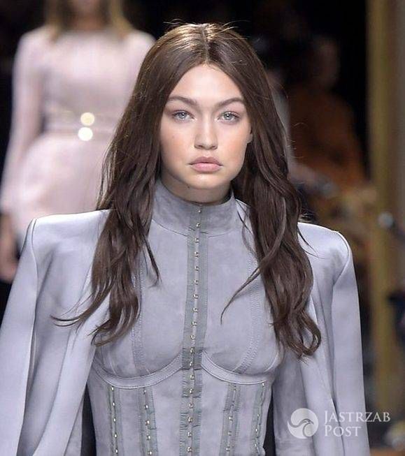 Gigi Hadid, pokaz Balmain jesień-zima 2016/2017 (fot. East News)