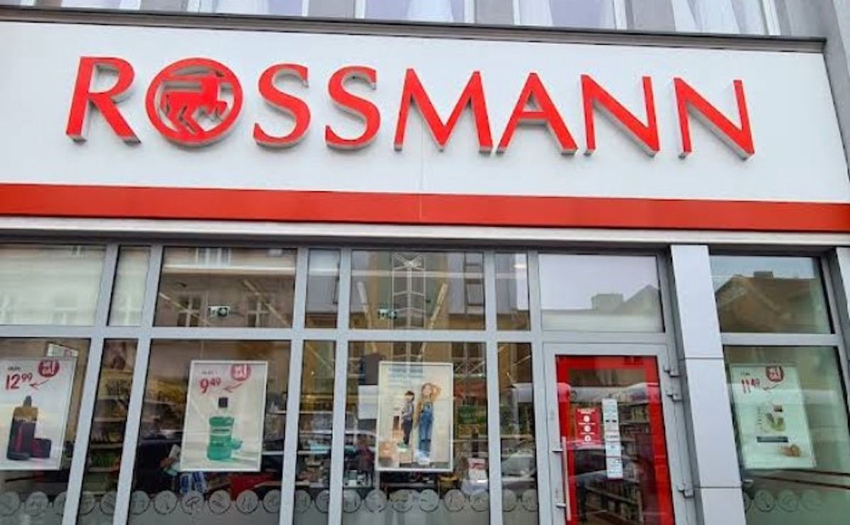 Rossmann ogłasza. Perfumy od 49,99 zł, ale jest warunek
