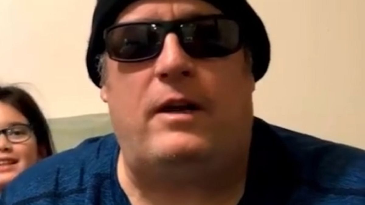 Michael nie chce zaszczepić swojej 7-letniej córki.