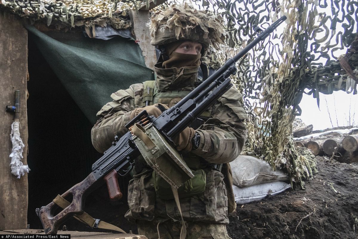 Ukraiński żołnierz na granicy z Donbasem (AP Photo/Andriy Dubchak)
AP