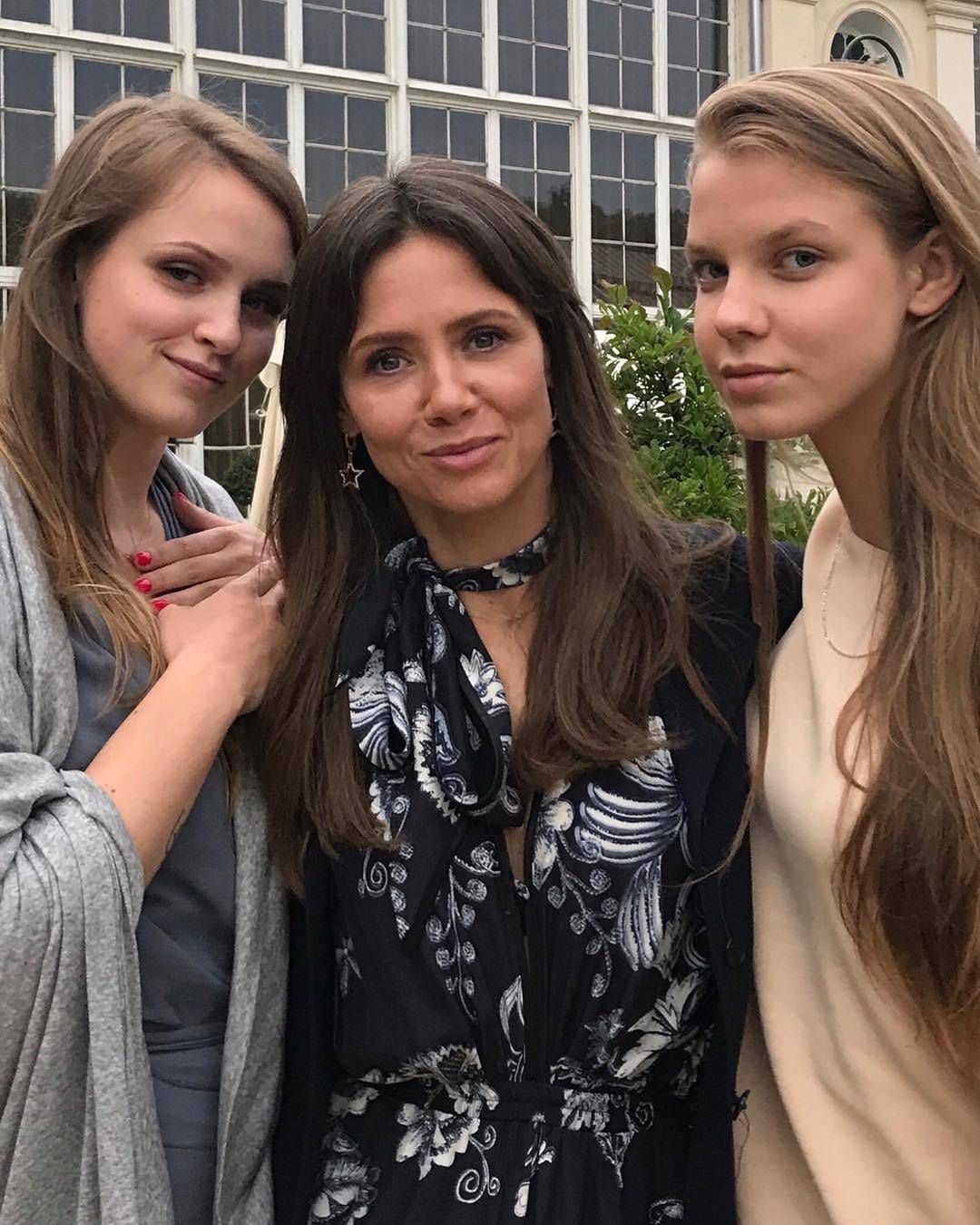 Kinga Rusin z córkami