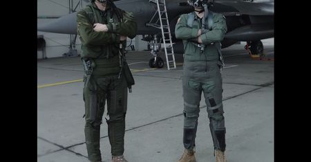 Polskie FA-50GF na ćwiczeniach. Partnerami są maszyny z Francji
