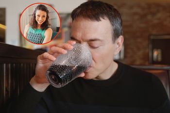 Najgorszy napój dla jelit. "Jest reklamowany jako zdrowy"