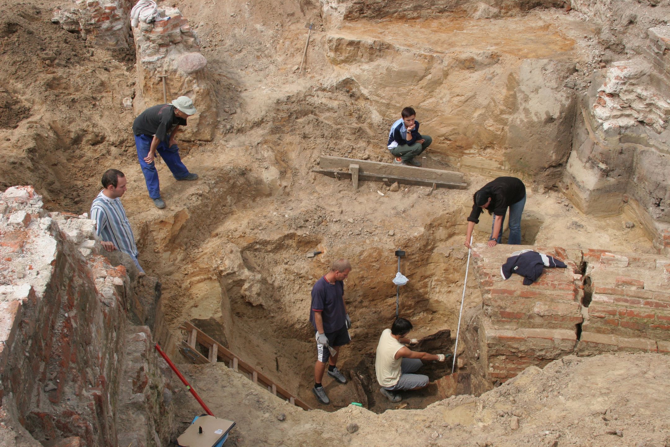 Prace archeologiczne na ternie Pałacu Saskiego
