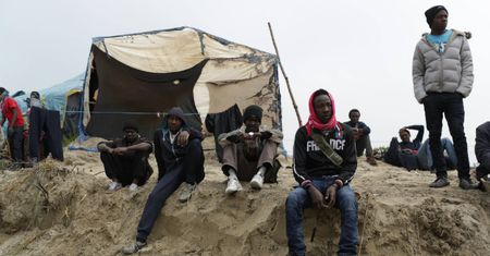 Przerażający wypadek w Calais. Winne gangi uchodźców napadające na samochody i ciężarówki